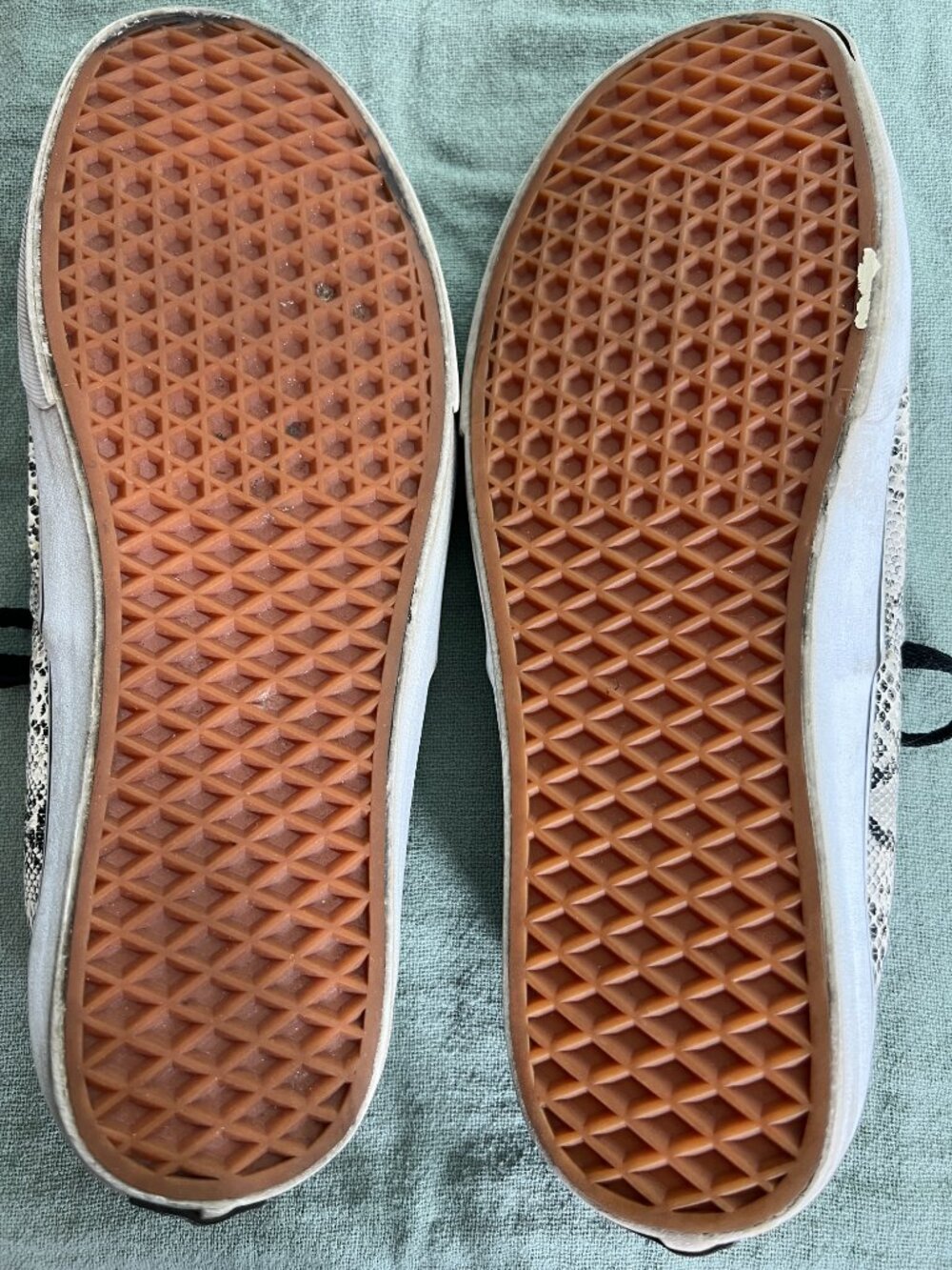 VANS Black & White Faux Snakeskin Pattern Sneakers SZ Men's 12 - Picture 11 of 11